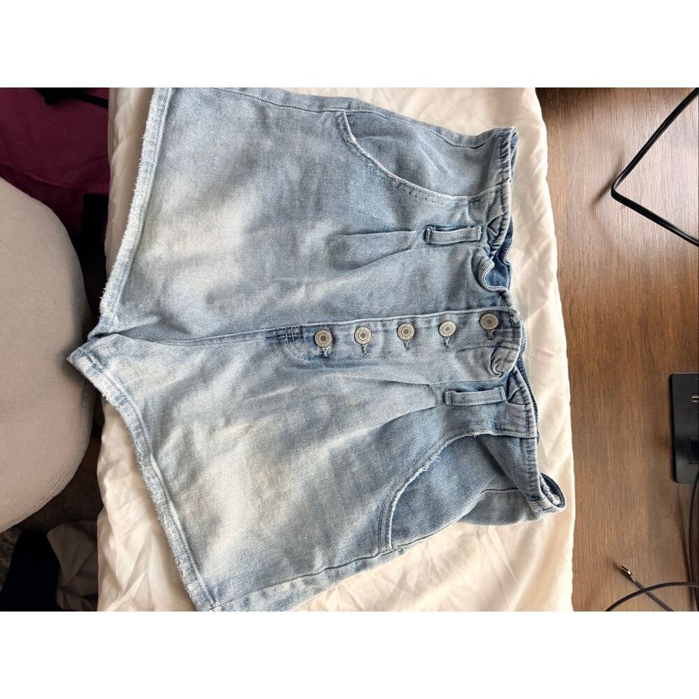 SO Denim Jean Shorts Women’s Size Small Medium Wash Button Fly Distressed Cutoff